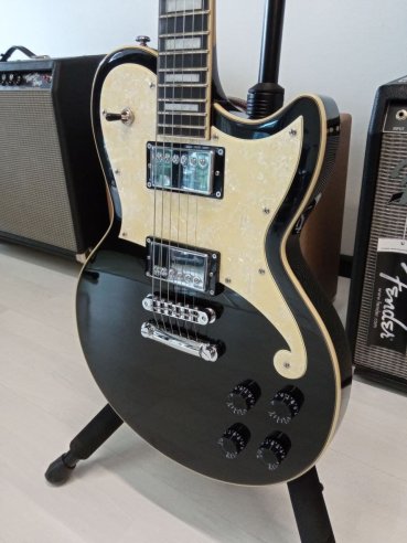 D'Angelico Premier Atlantic Black Flake Chitarra Elettrica Solid Body