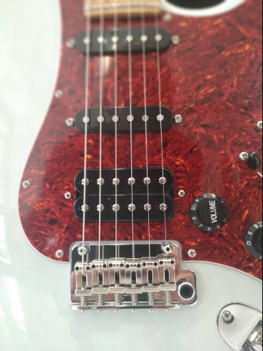 Suhr Classis S Limited Edition Paulownia MP SB Trans Sonic Blue Chitarra Elettrica