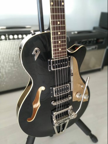 Duesenberg Starplayer TV Black c/dtvcase