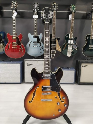 Sire H7 VS Larry Carlton Vintage Sunburst