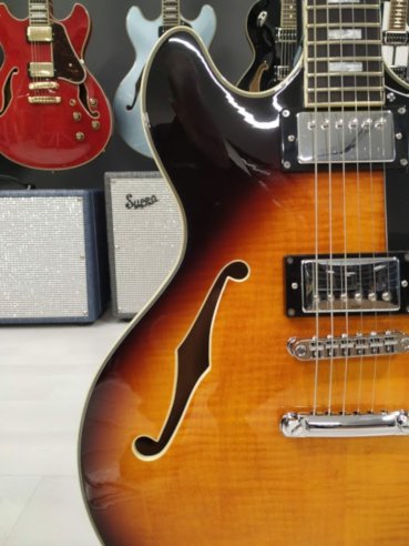 Sire H7 VS Larry Carlton Vintage Sunburst