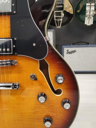 Sire H7 VS Larry Carlton Vintage Sunburst
