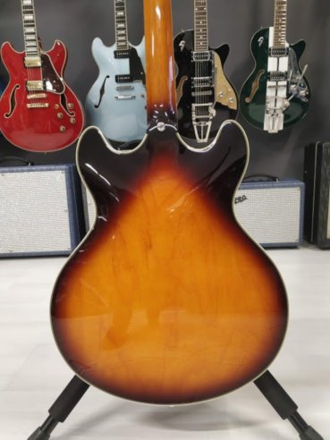 Sire H7 VS Larry Carlton Vintage Sunburst
