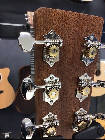 Martin D-12E Sitka/Sapele Gloss Folk Elettrificata w/soft shell