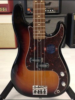 Fender American Standard Precision Bass Rosewood Fingerboard 3 Color Sunburst 2
