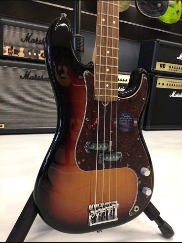 Fender American Standard Precision Bass Rosewood Fingerboard 3 Color Sunburst