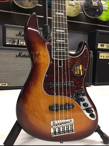 Sire Marcus Miller M V7 Alder-5 TS (2nd Gen) Tobacco Sunburst Basso Elettrico