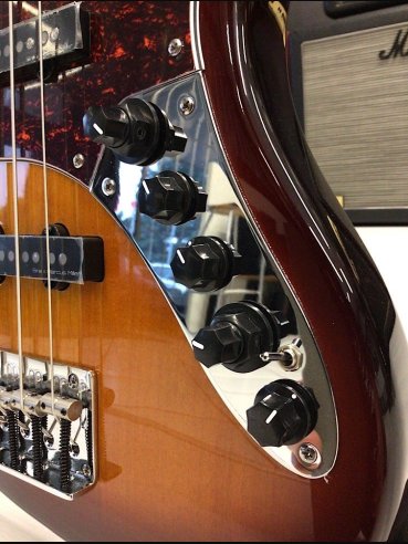 Sire Marcus Miller M V7 Alder-5 TS (2nd Gen) Tobacco Sunburst Basso Elettrico