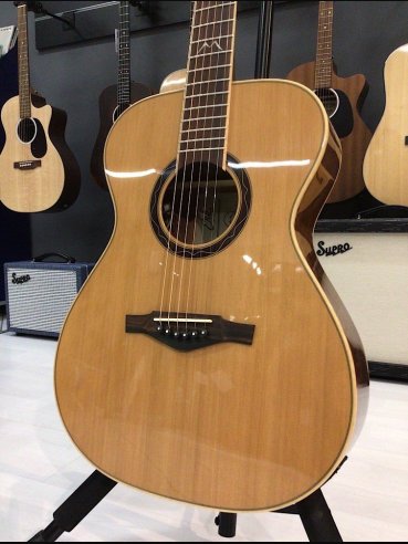 Eko MIA A400E Chitarra Folk Elettrificata