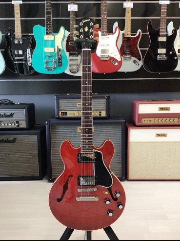Gibson 339 Custom Shop Cherry RedSN CS252054  Anno 2012