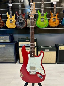 Suhr Custom Limited Edition Classic S Antique Roasted Rosewood HSS Fiesta Red Chitarra Elettrica 2