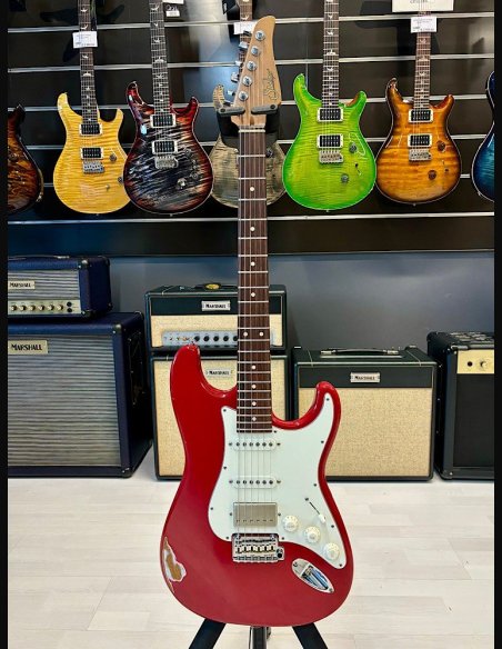 Suhr Custom Limited Edition Classic S Antique Roasted Rosewood HSS Fiesta Red Chitarra Elettrica