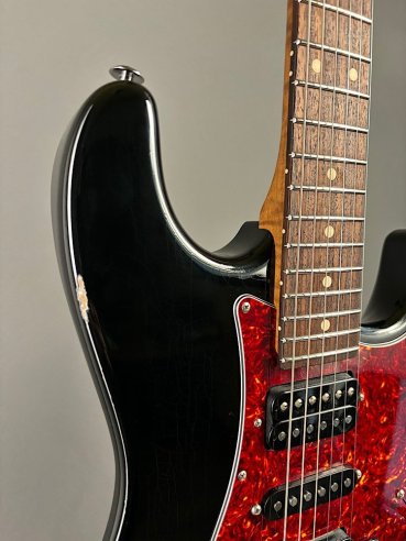 Suhr Classic S Antique RW HSH Flame Maple Neck Black