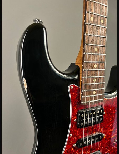 Suhr Classic S Antique RW HSH Flame Maple Neck Black