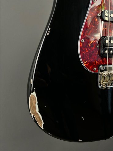 Suhr Classic S Antique RW HSH Flame Maple Neck Black