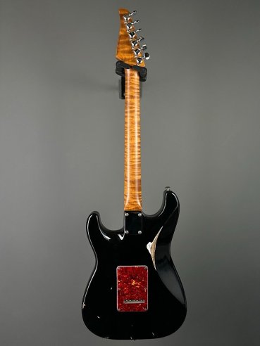 Suhr Classic S Antique RW HSH Flame Maple Neck Black