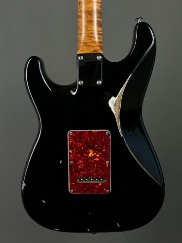 Suhr Classic S Antique RW HSH Flame Maple Neck Black