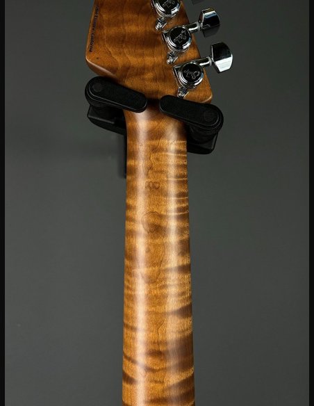 Suhr Classic S Antique RW HSH Flame Maple Neck Black