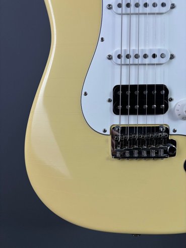 Suhr Classic S Antique RW HSS Vintage Yellow