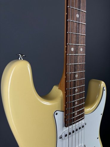 Suhr Classic S Antique RW HSS Vintage Yellow