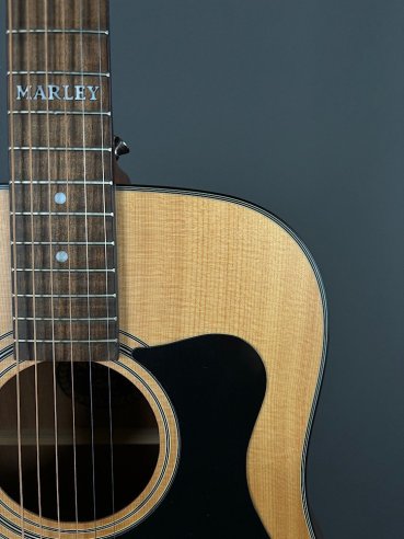 Guild A20 Bob Marley c/bag