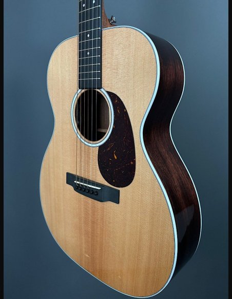 Martin 000-13E Siris Road Series Chitarra Folk Elettrificata w/Soft Shell