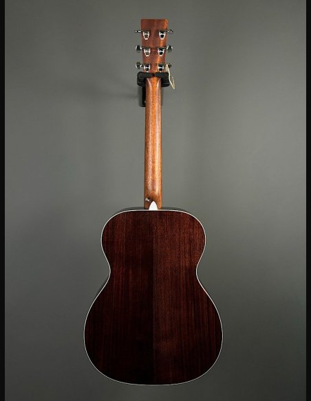 Martin 000-13E Siris Road Series Chitarra Folk Elettrificata w/Soft Shell