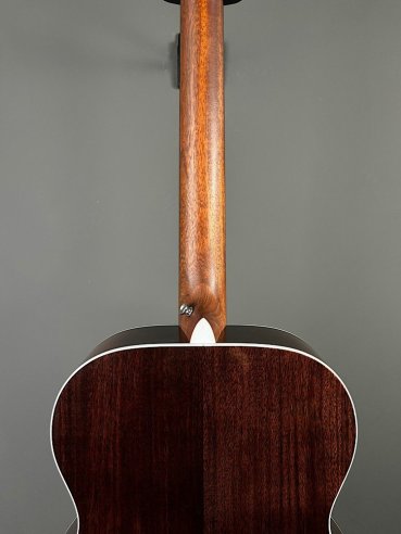 Martin 000-13E Siris Road Series Chitarra Folk Elettrificata w/Soft Shell