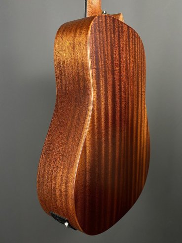 Martin DJr-10E STREET MASTER Chitarra Folk Elettrificata w/soft gigbag