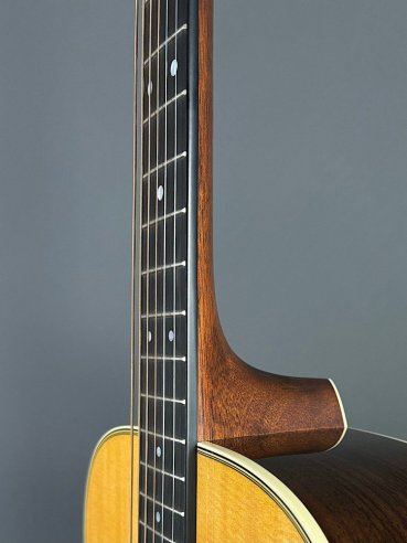 Martin D-28 SN. M2651650 Reimagined Chitarra Folk