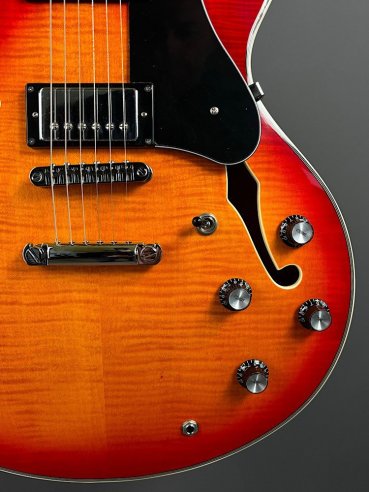 Sire H7 CS Larry Cherry Sunburst