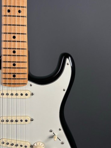 Fender American Professional Stratocaster Maple Fingerboard 3 Color Sunburst