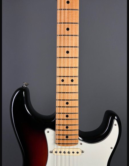 Fender American Professional Stratocaster Maple Fingerboard 3 Color Sunburst