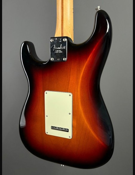 Fender American Professional Stratocaster Maple Fingerboard 3 Color Sunburst