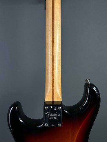 Fender American Professional Stratocaster Maple Fingerboard 3 Color Sunburst