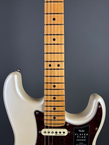 Fender Player Plus Stratocaster Olympic White w/bag