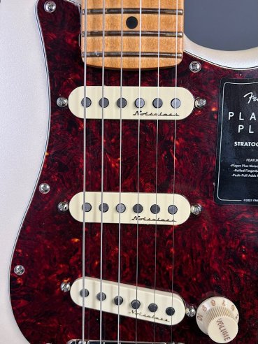 Fender Player Plus Stratocaster Olympic White w/bag