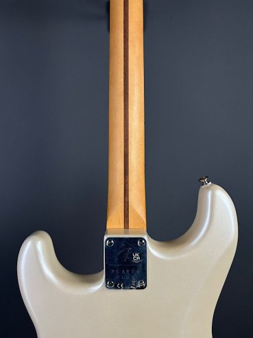 Fender Player Plus Stratocaster Olympic White w/bag