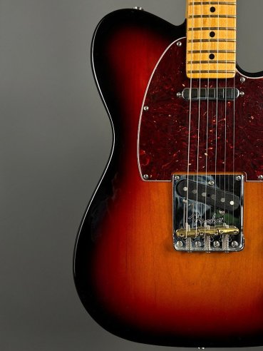 Fender American Professional II Telecaster Maple Fingerboard 3 Color Sunburst