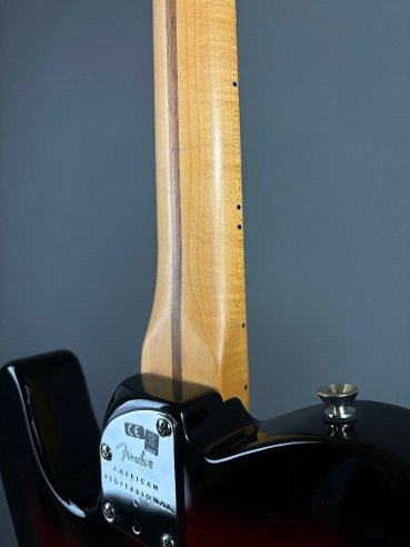 Fender American Professional II Telecaster Maple Fingerboard 3 Color Sunburst