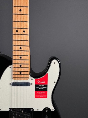 Fender American Professional Telecaster Maple Fingerboard Black