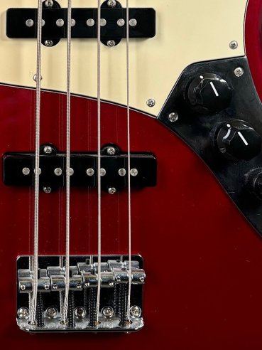 Fender Standard Jazz Bass Rosewood Fingerboard Candy Apple Red