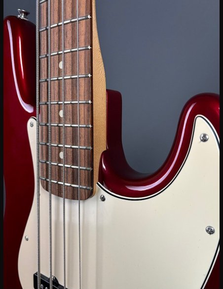 Fender Standard Jazz Bass Rosewood Fingerboard Candy Apple Red