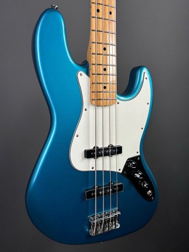 Fender Standard Jazz Bass Maple Fingerboard Lake Placid Blue
