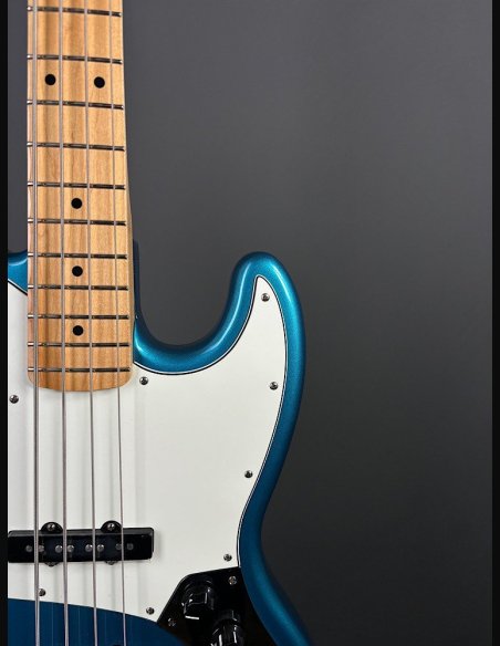 Fender Standard Jazz Bass Maple Fingerboard Lake Placid Blue