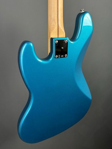Fender Standard Jazz Bass Maple Fingerboard Lake Placid Blue