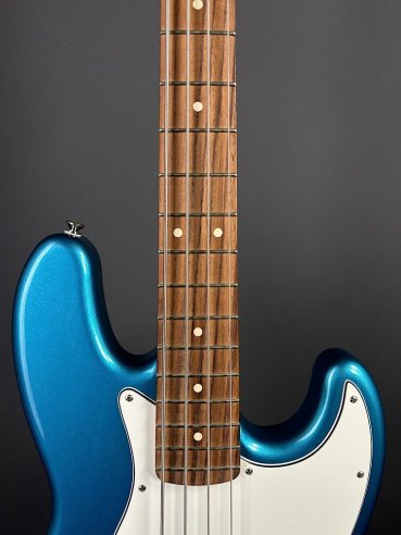 Fender Standard Jazz Bass Rosewood Fingerboard Lake Placid Blue