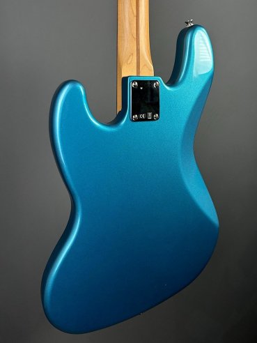 Fender Standard Jazz Bass Rosewood Fingerboard Lake Placid Blue