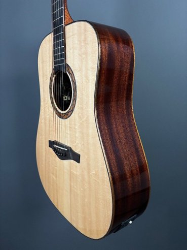 Eko Wow D800E SS Spruce/Sapele