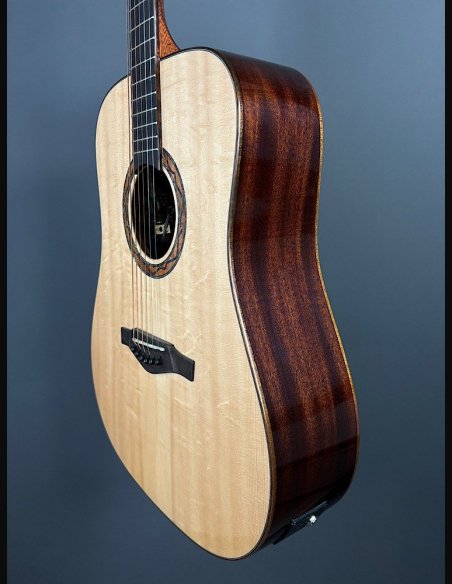 Eko Wow D800E SS Spruce/Sapele